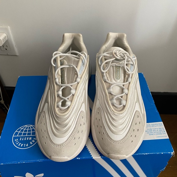 Adidas Ozelia Sneakers NEW - Picture 6 of 7